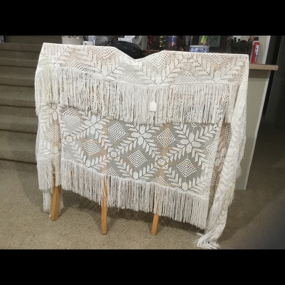 Antique heavy lace and fringe - Picture 2 of 5
